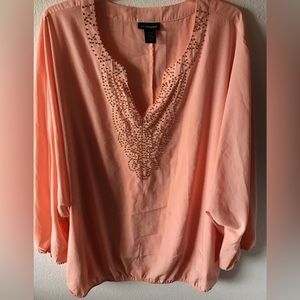 ❤️Lane Bryant v-neck Gold embellished top size 26/28